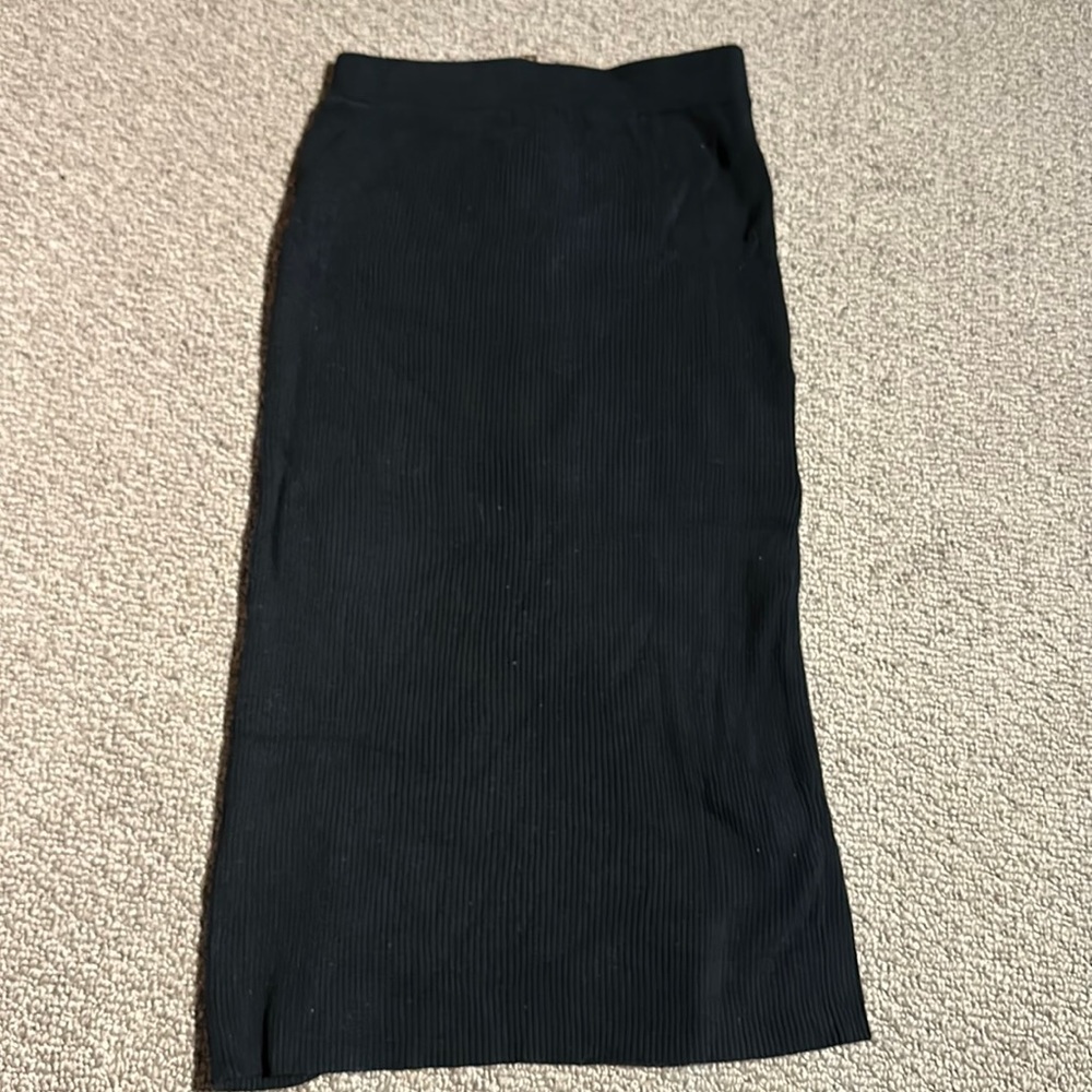 Black skirt with zipper